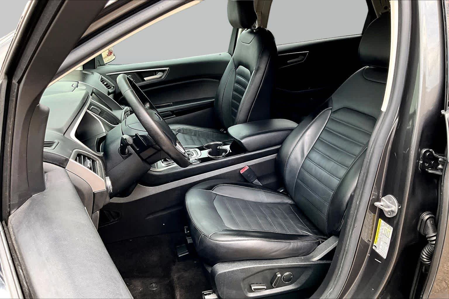 Used 2015 Magnetic Metallic Ford SEL image 10