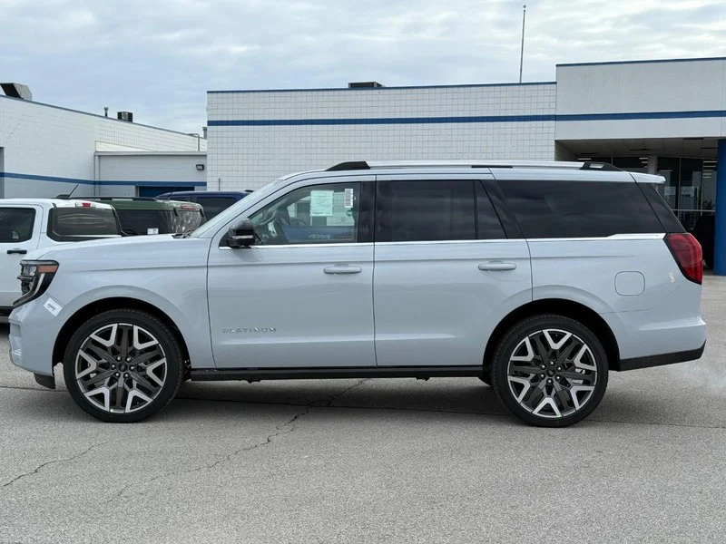 New 2026 Space Silver Metallic Ford Platinum 4x4 image 2
