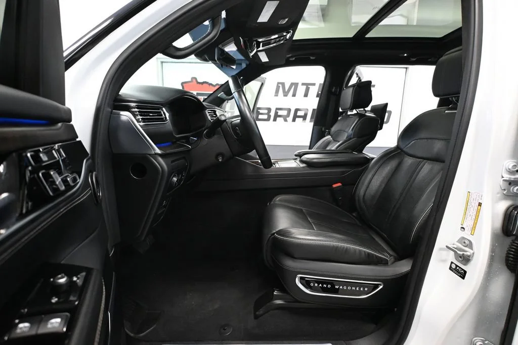 Used 2022 White Jeep Series II image 16