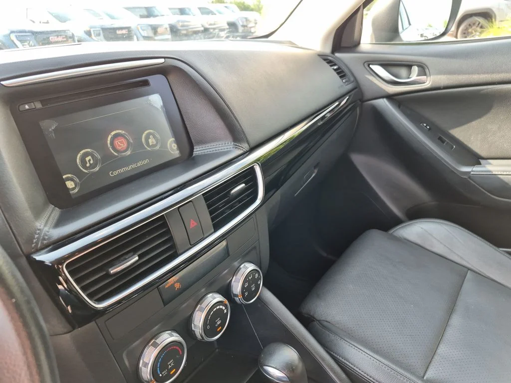 Used 2016 White Mazda Sport image 24
