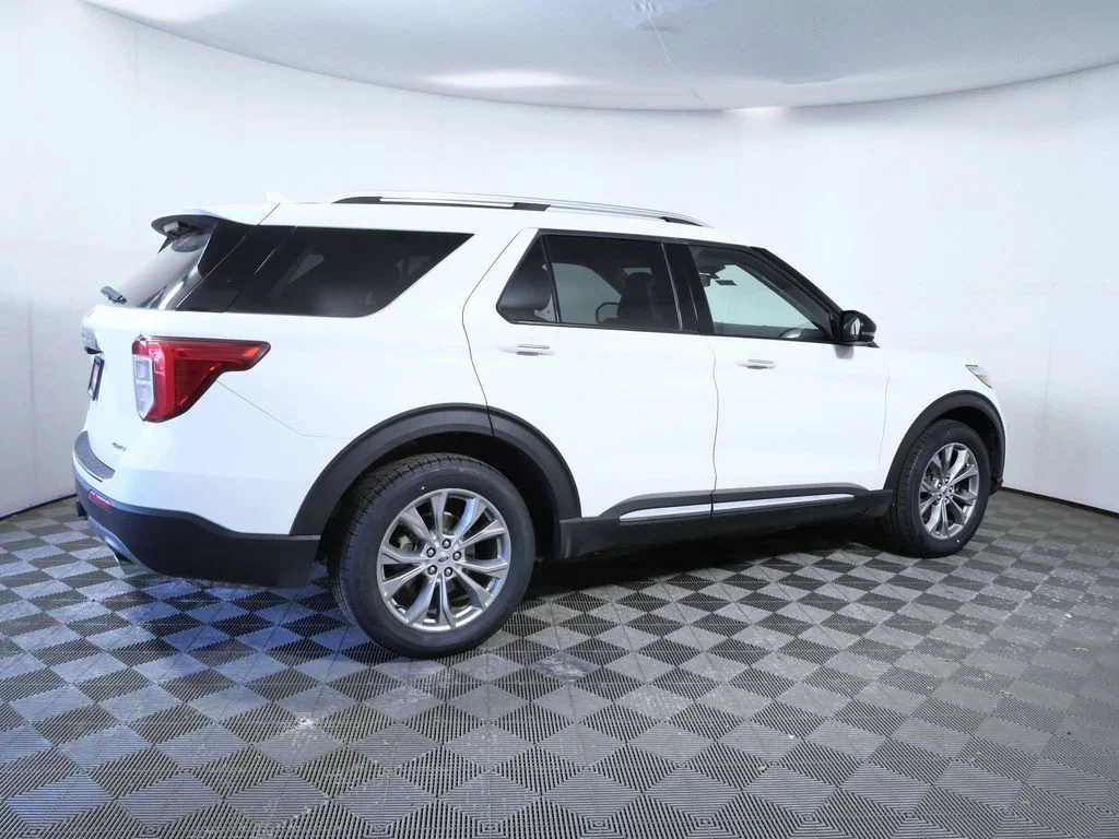 Used 2022 White Ford Limited image 8