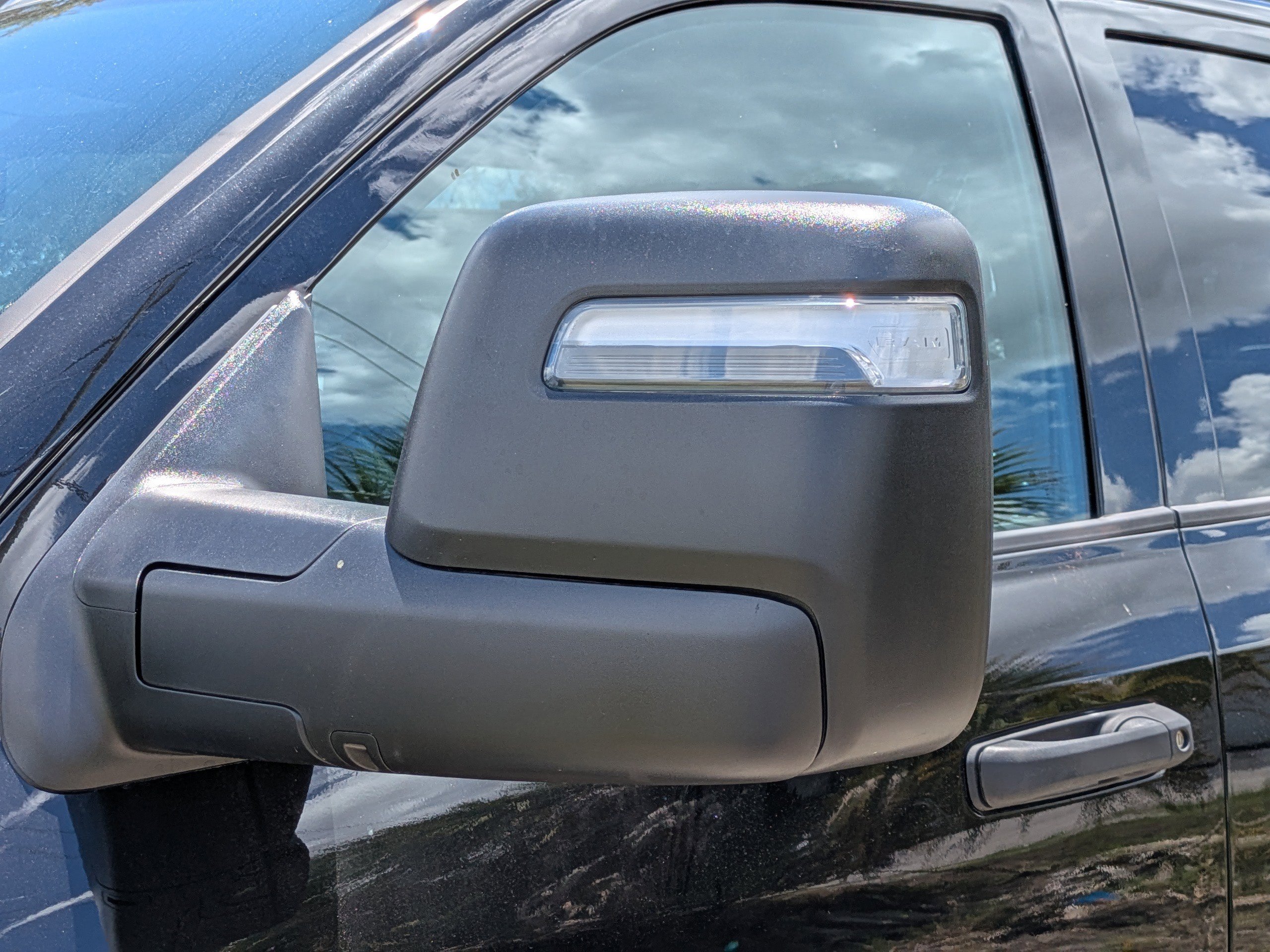 New 2026 Diamond Black Crystal Pearl-Coat Exterior Paint RAM Tradesman image 10