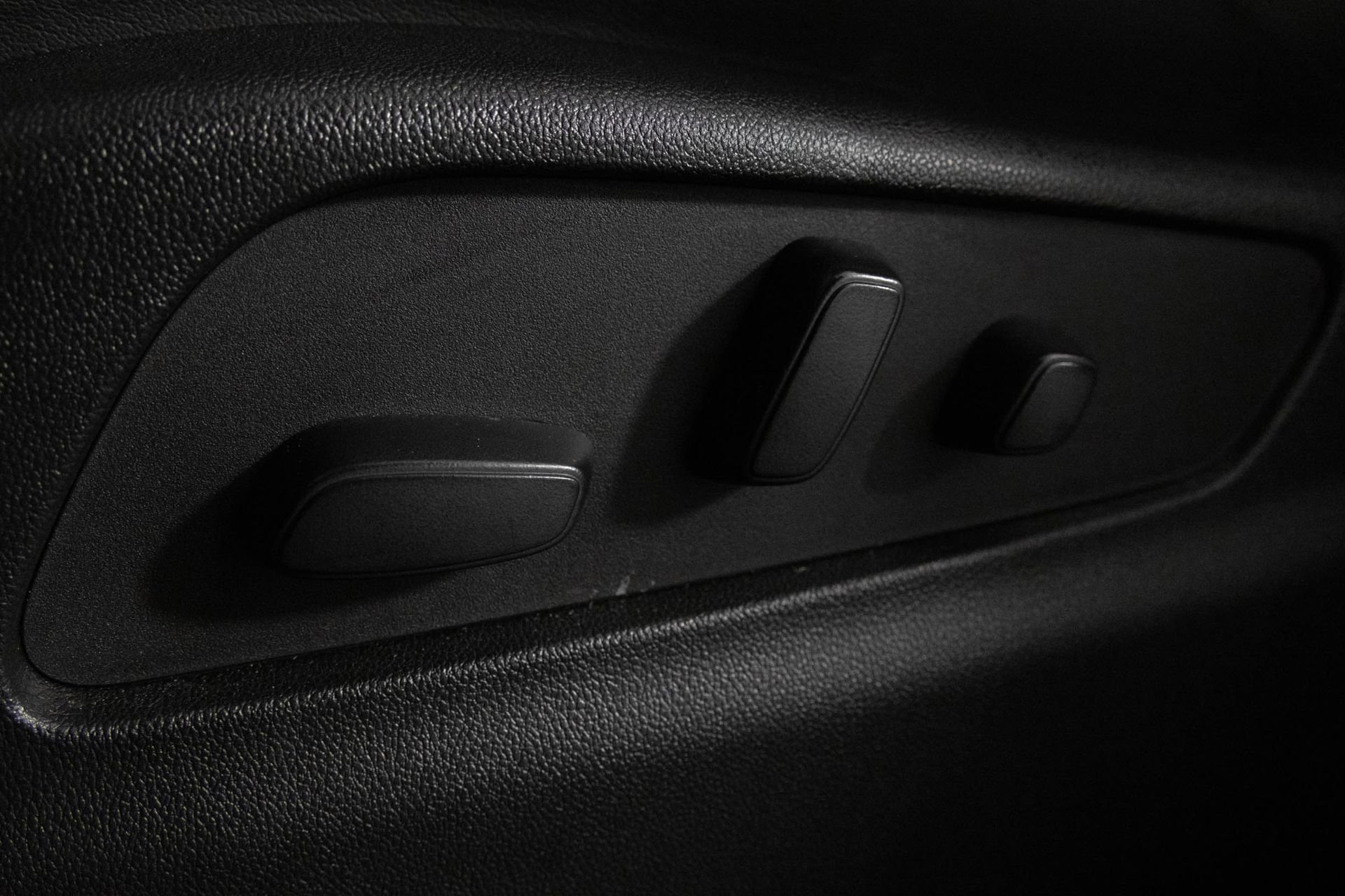 2023 CADILLAC XT4 - Image 19