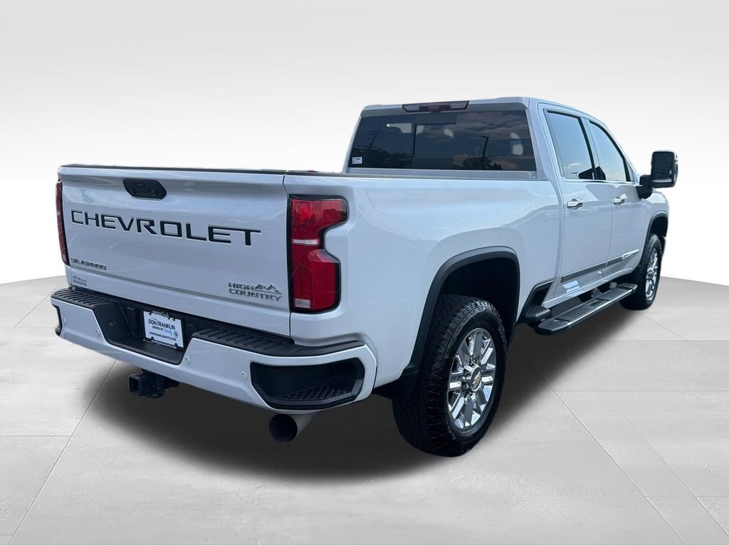 Used 2025 Beige Chevrolet High Country image 5