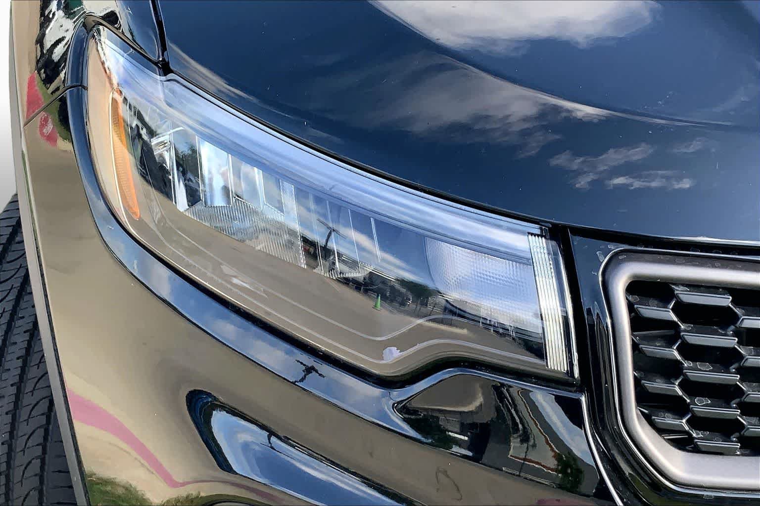 New 2026 Diamond Black Crystal Pearl-Coat Exterior Paint Jeep Latitude image 13