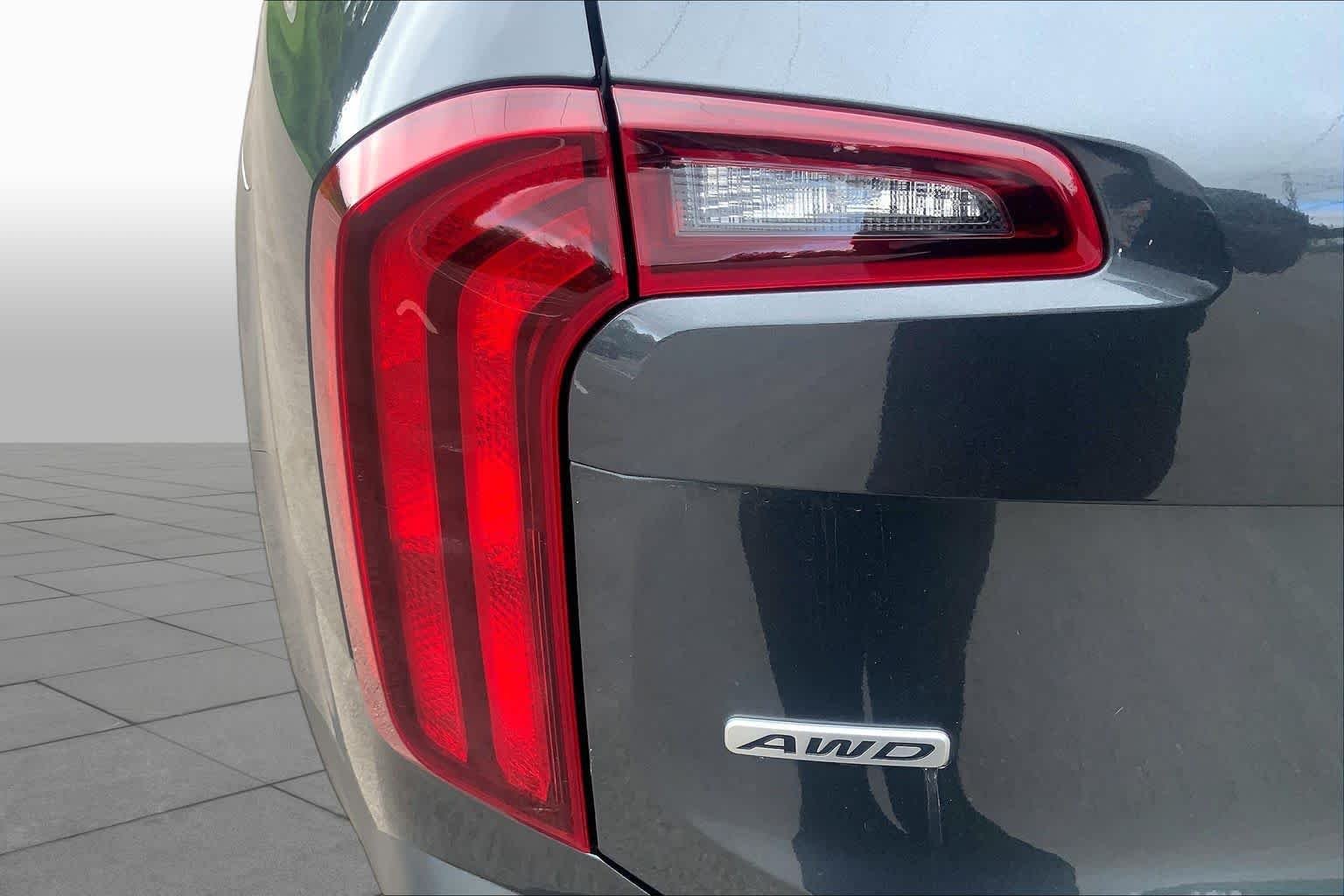 Used 2022 Gravity Grey Kia S image 28