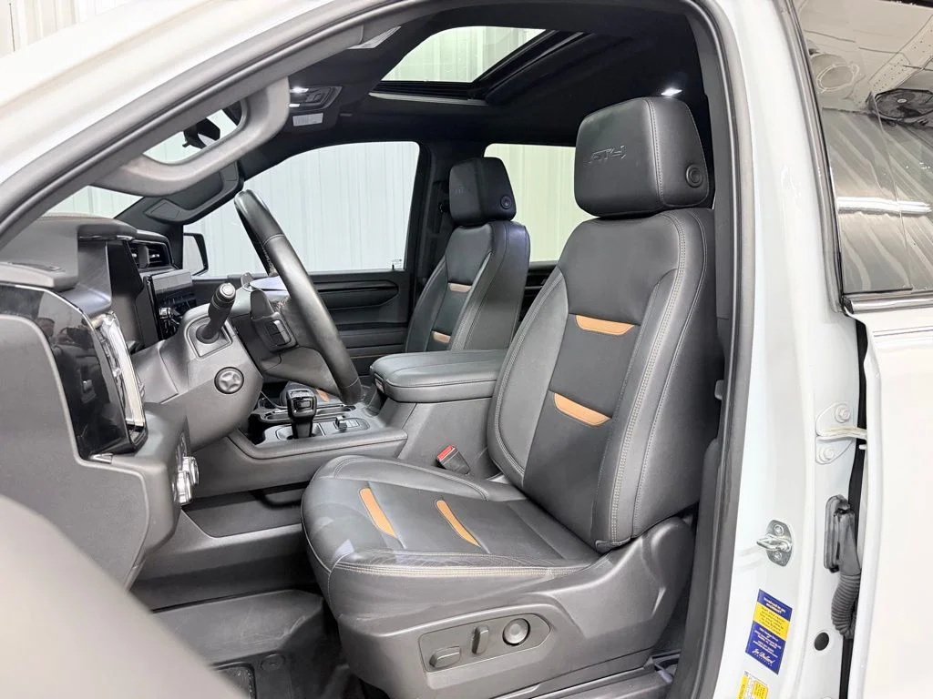 Used 2023 White GMC AT4 image 12