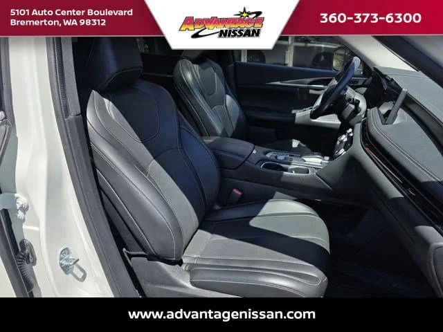 Used 2022 Majestic White INFINITI LUXE image 15