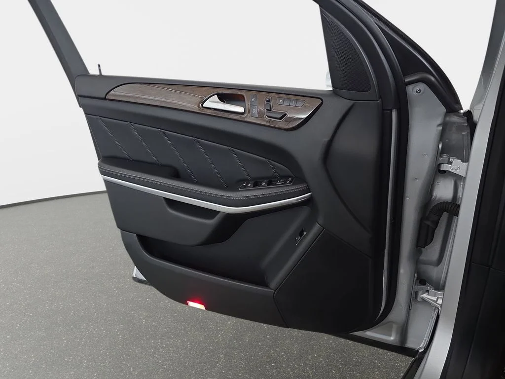 Used 2014 Iridium Silver Metallic Mercedes-Benz GL 450 image 29