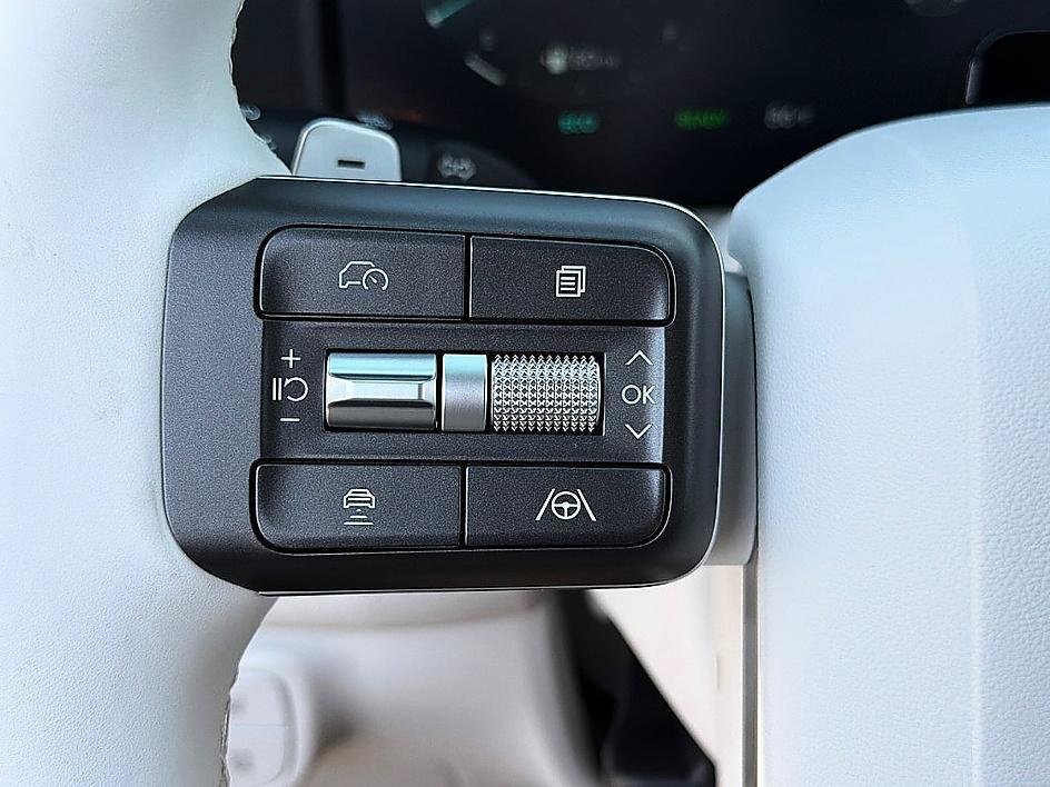 New 2027 Abyss Black Pearl Hyundai Limited 7P image 28