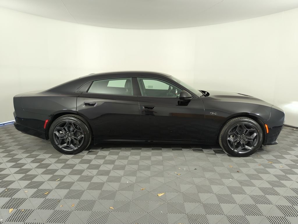 New 2026 Diamond Black Crystal Pearlcoat Dodge R/T image 4