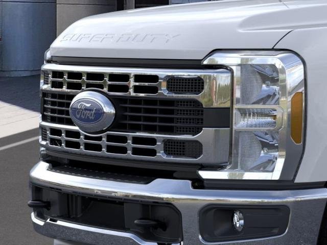 New 2025 Oxford White Ford XL image 43