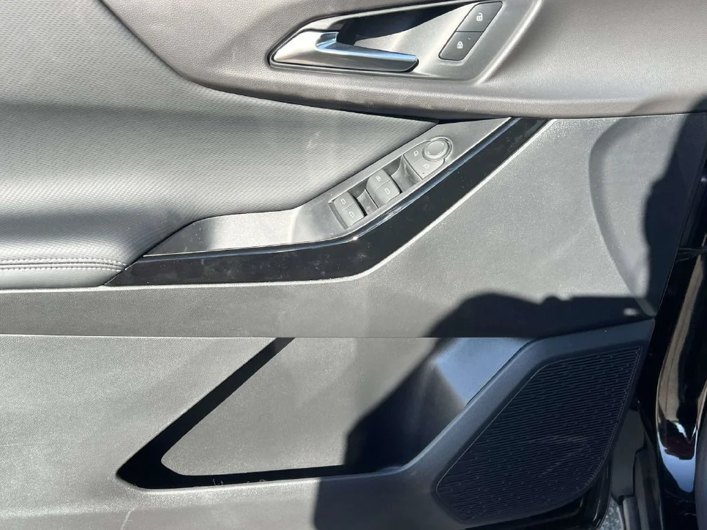 2027 Chevrolet Equinox LT - Photo 10