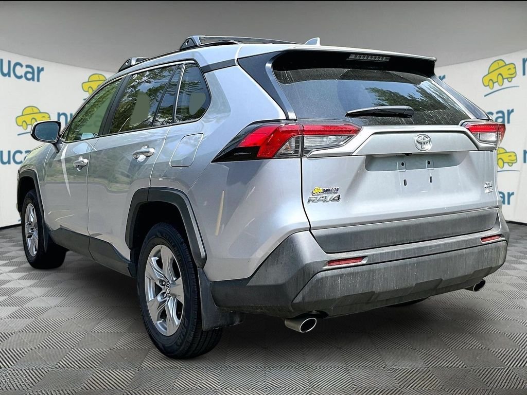 Used 2023 Silver Toyota XLE image 5
