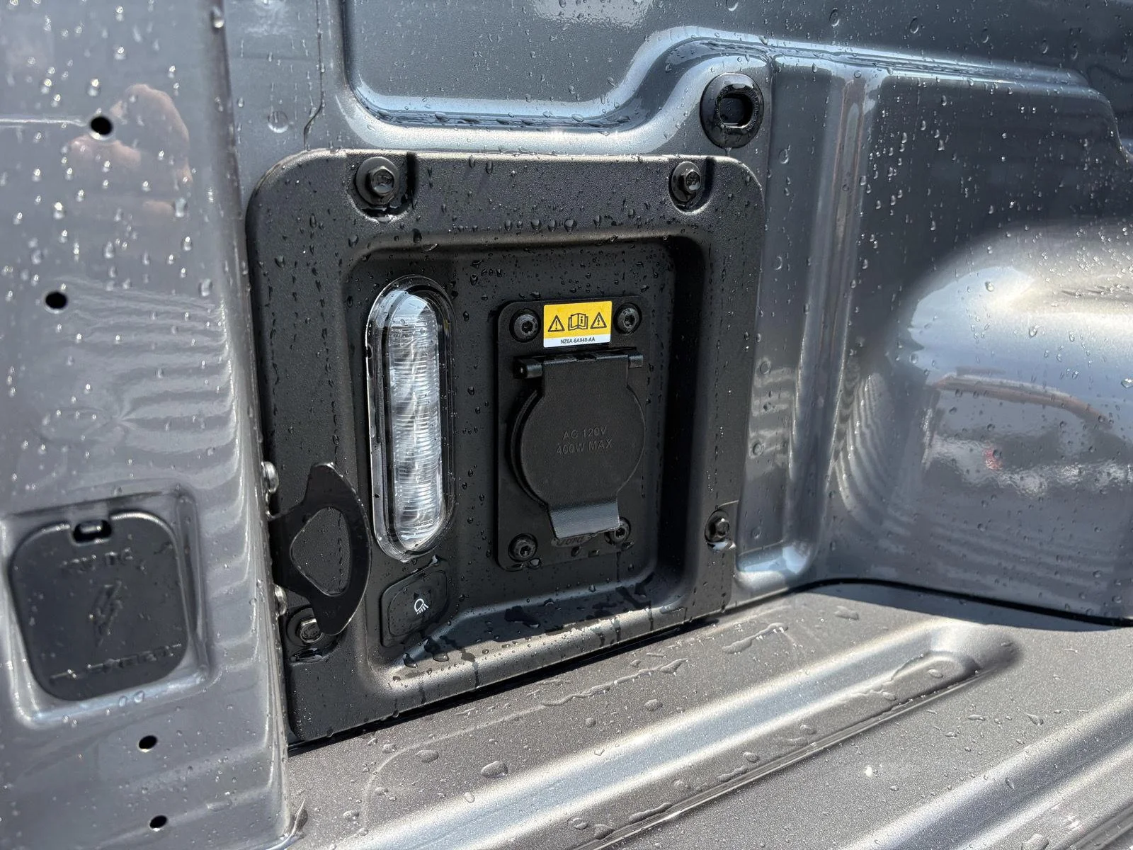New 2026 Carbonized Gray Metallic Ford XLT image 8