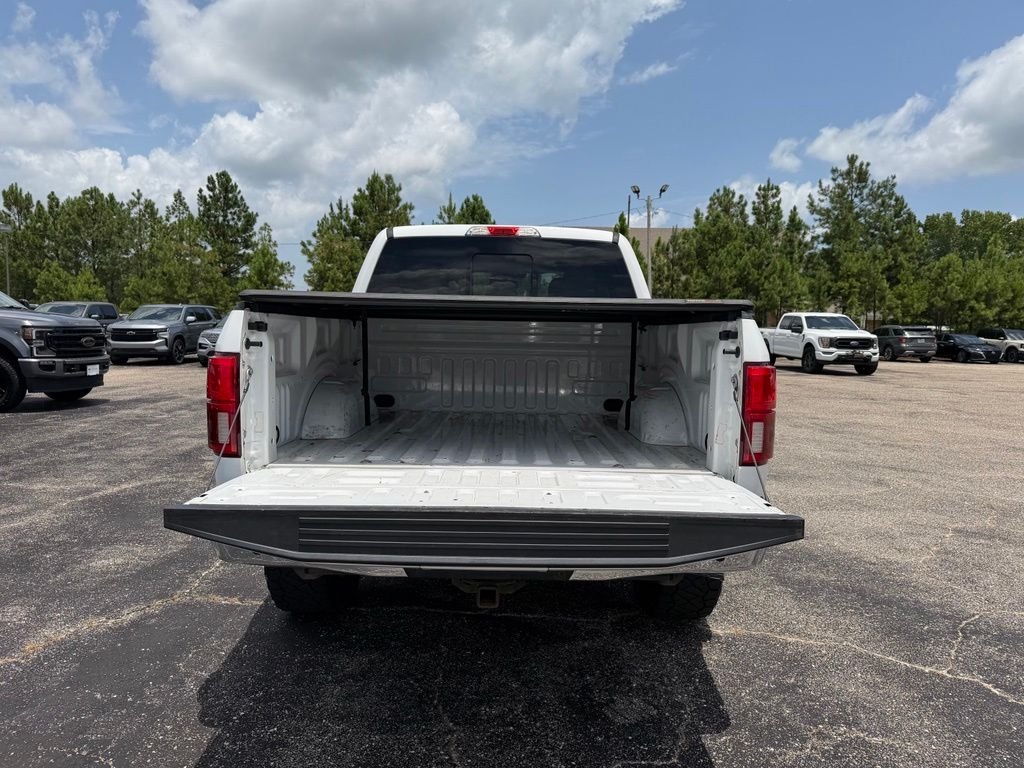 Used 2020  Ford Lariat image 14