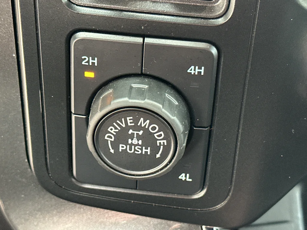 Used 2023 Oxford White Ford XLT image 28