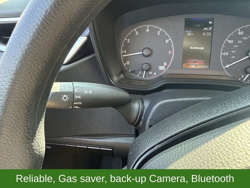 Used 2025 White Toyota LE image 30