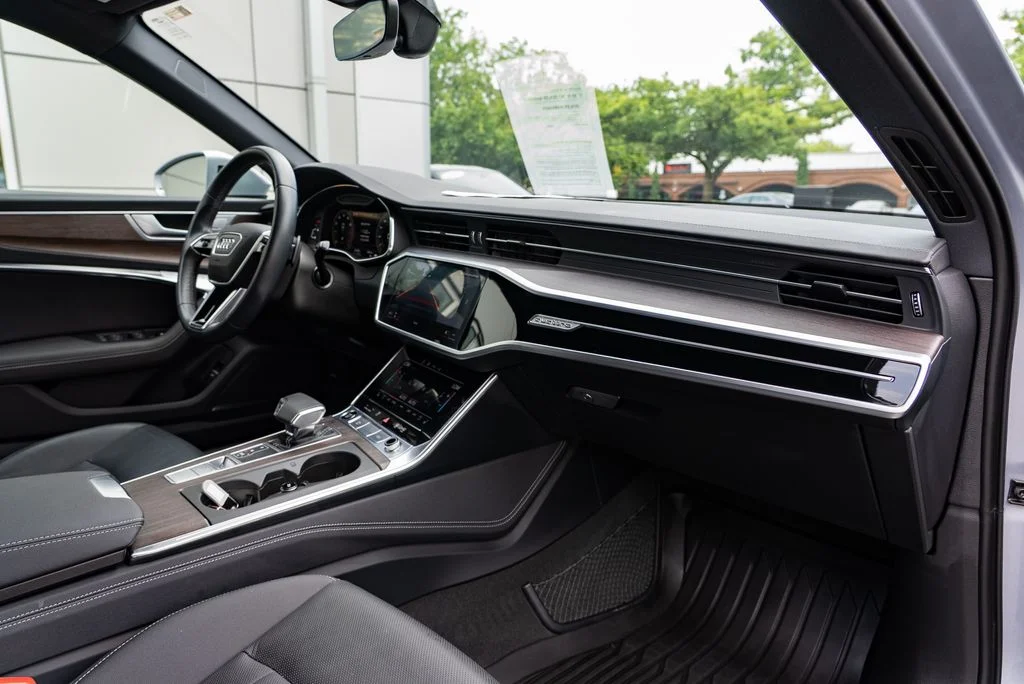 Used 2024  Audi Premium Plus image 30