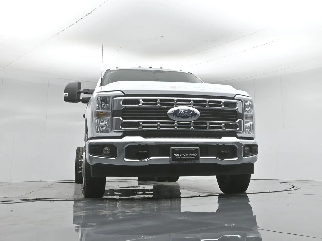 New 2026 White Ford XL image 39