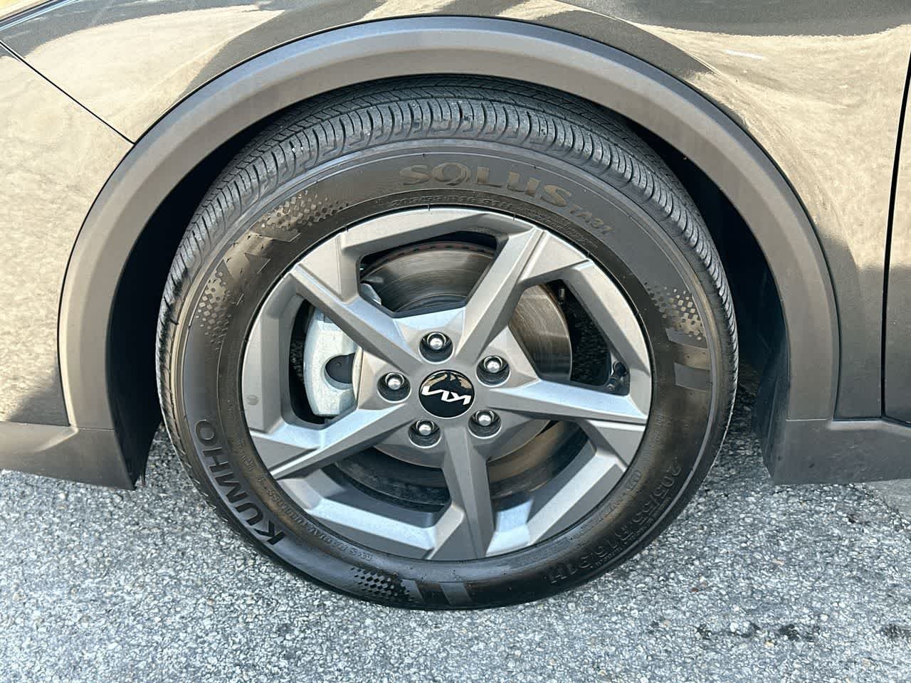 Used 2025 Interstellar Gray Kia LXS image 11