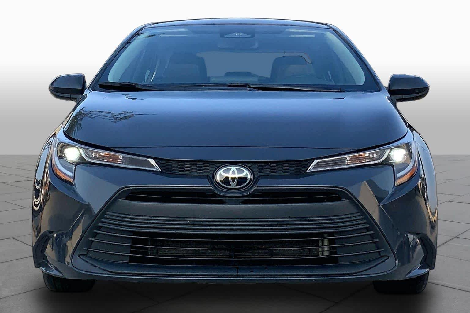 Used 2025 Underground Toyota LE image 4