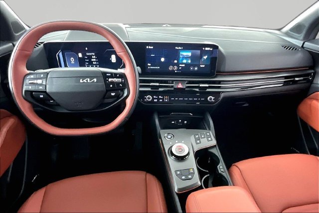 New 2027 White Kia SX-Prestige image 6