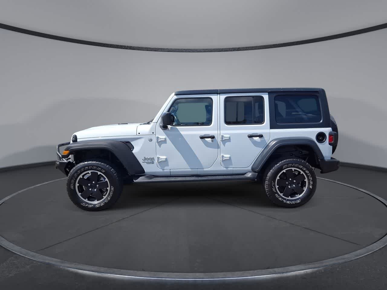 Used 2018 Bright White Clearcoat Jeep Sport S image 5