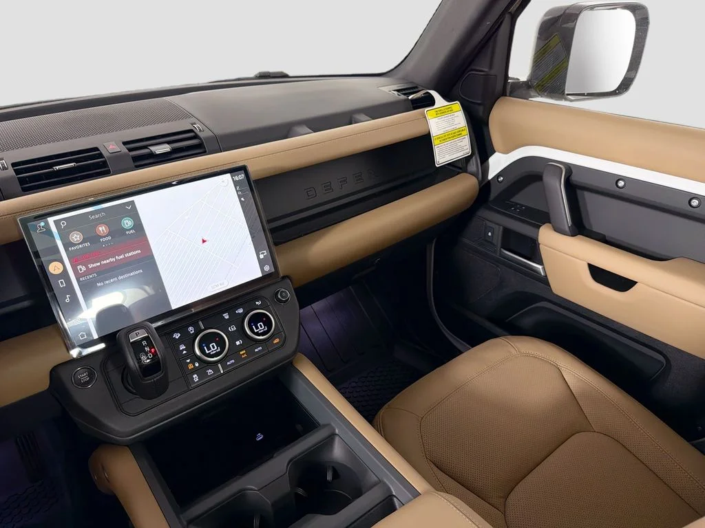 New 2026 Fuji White Land Rover X-Dynamic SE image 25