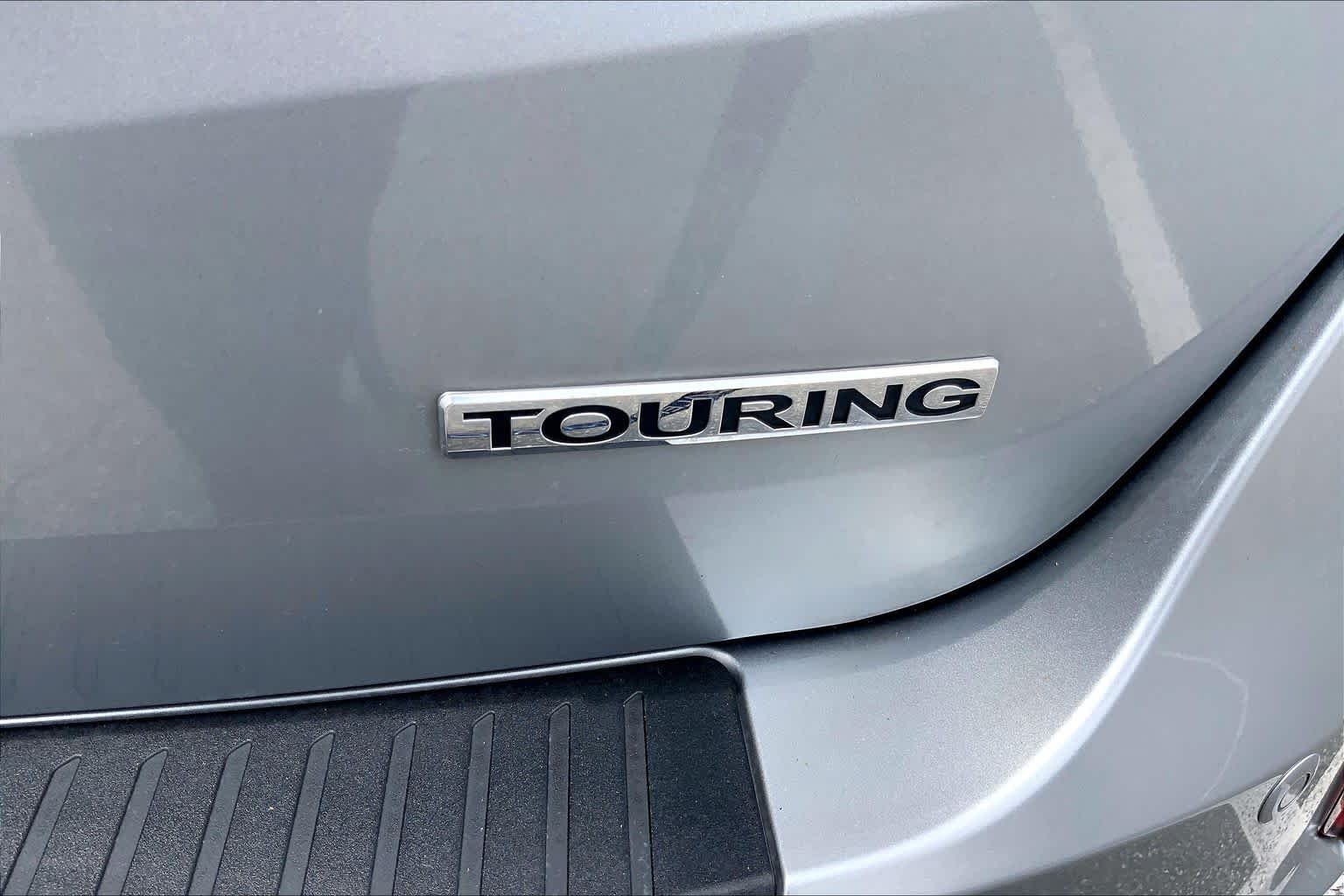 Used 2025 Solar Silver Metallic Honda Touring image 32