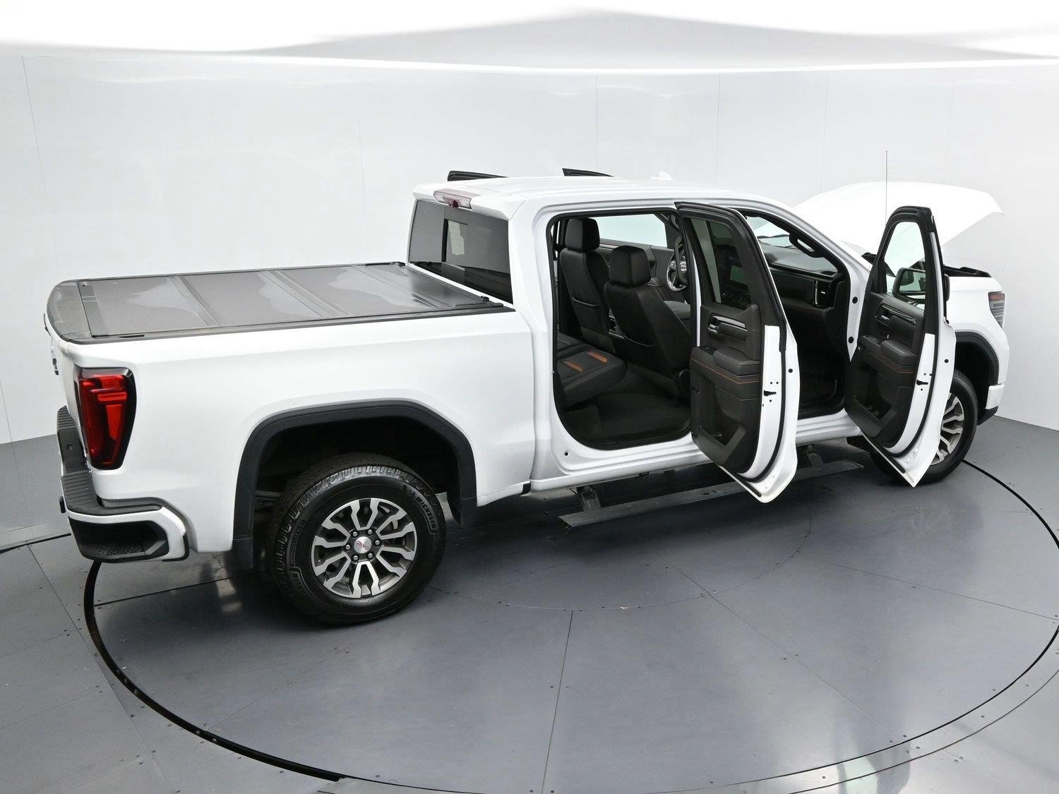 Used 2023 SUMMIT WHITE GMC AT4 image 41