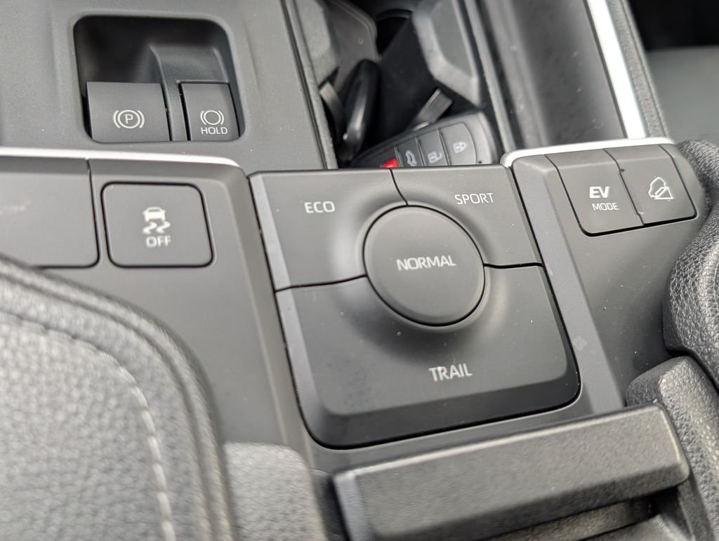 Used 2024 Silver Toyota XLE image 18