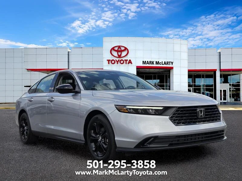 Used 2025 Solar Silver Metallic Honda SE CVT image 7