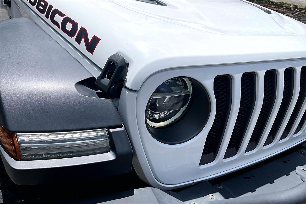 Used 2020 White Jeep Unlimited Rubicon image 31