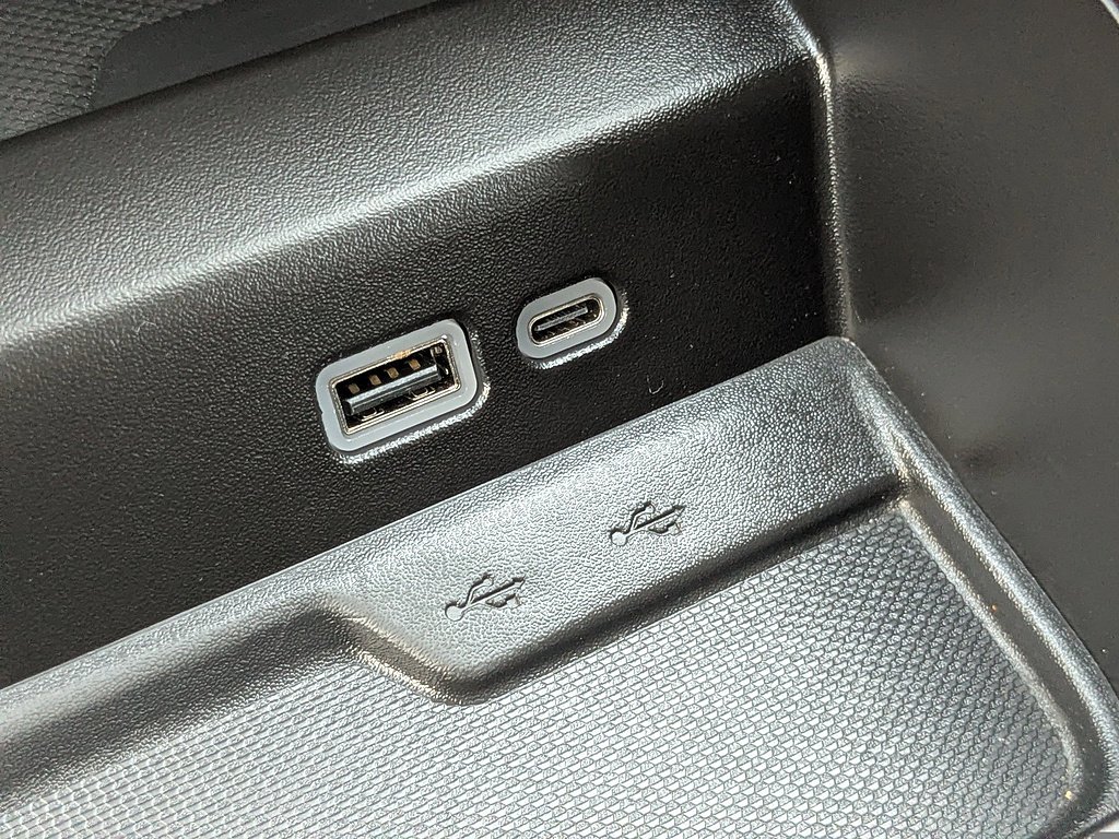 2025 Chevrolet Suburban Premier - Photo 37