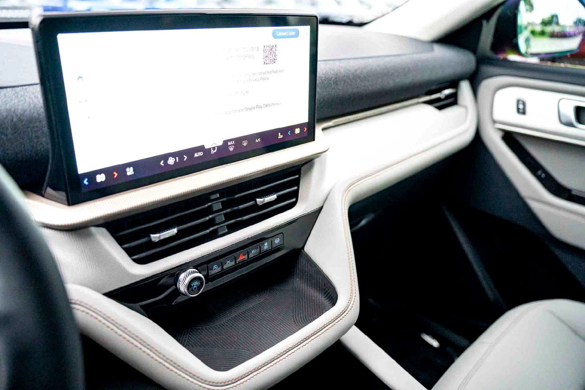 New 2026 Carbonized Gray Metallic Ford Active image 14