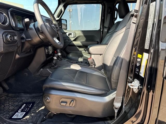Used 2025 Black Clearcoat Jeep Sahara image 10