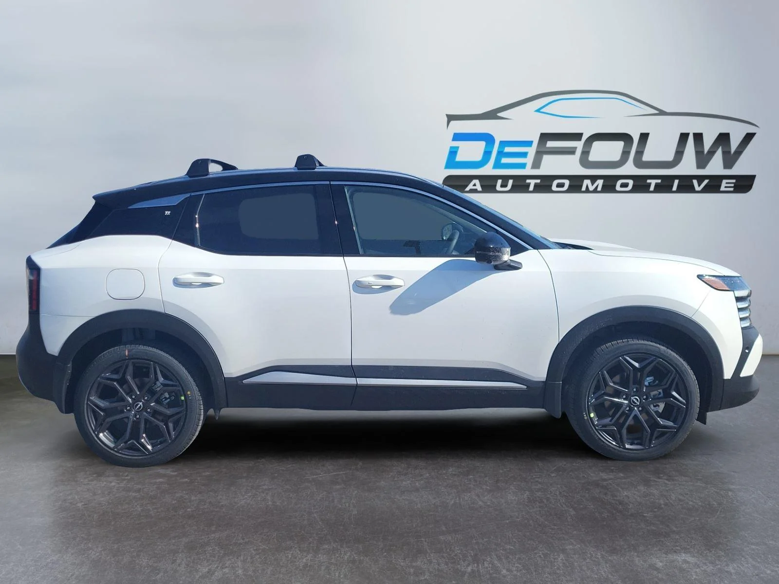 New 2026 Aspen White Tricoat/Super Black Nissan SR image 2