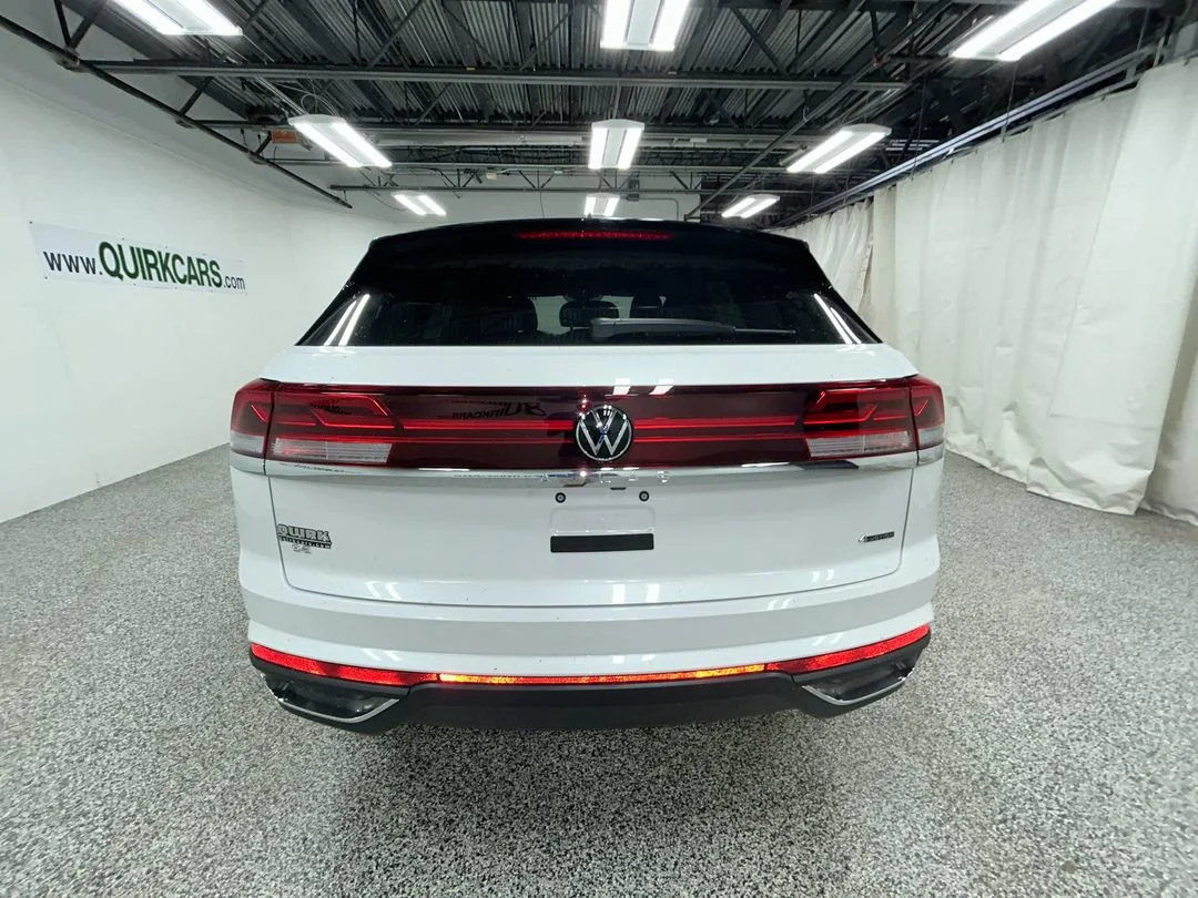 New 2026 Opal White Pearl Volkswagen 2.0T SE image 7