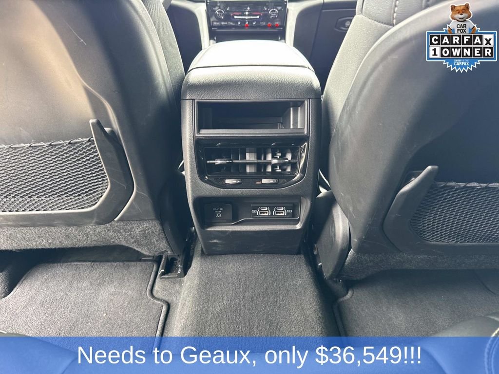 Used 2025 White Jeep Altitude image 35