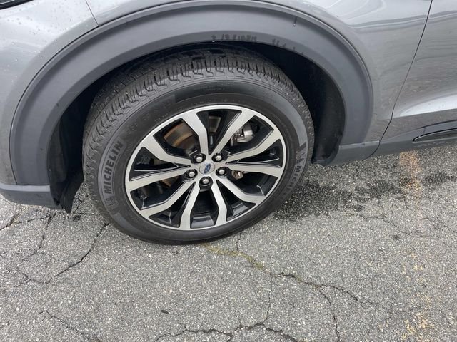 Used 2025 Carbonized Gray Metallic Ford ST-Line image 12