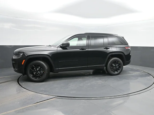 2026 Jeep Grand Cherokee Laredo Altitude