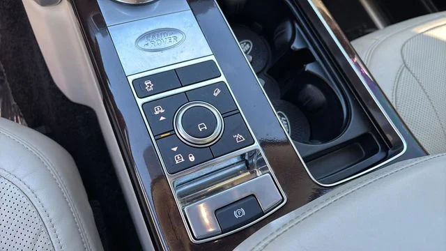 Used 2019  Land Rover 3.0L V6 Supercharged HSE image 40
