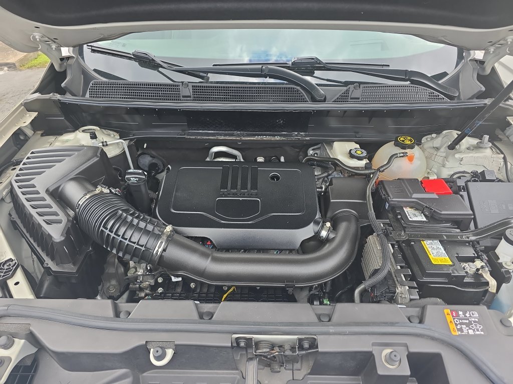 Used 2023 Gray GMC Denali image 25