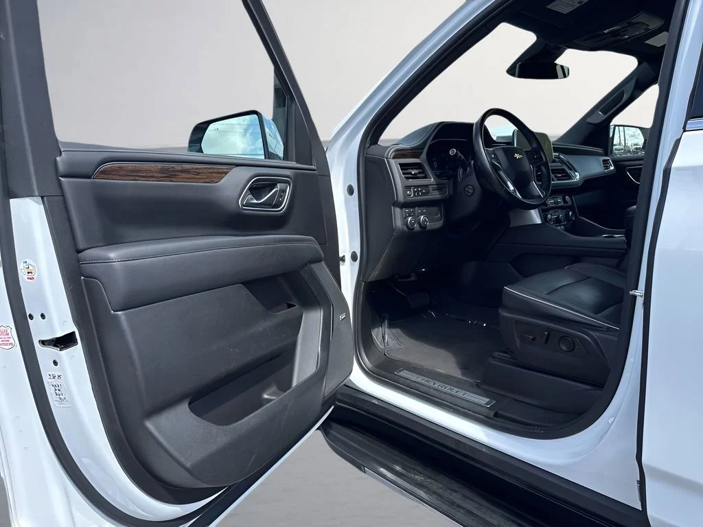Used 2023 Summit White Chevrolet Premier image 28