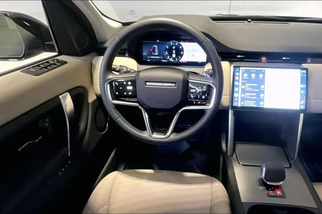 Used 2025 Blue Land Rover S image 4
