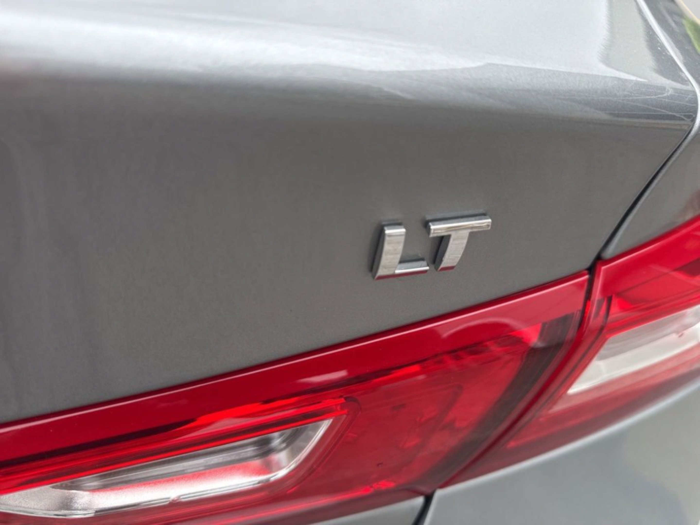 Used 2025 Sterling Gray Metallic Chevrolet  image 34