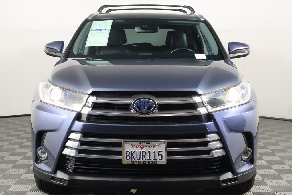 Used 2019 Shoreline Mist Toyota Limited image 2