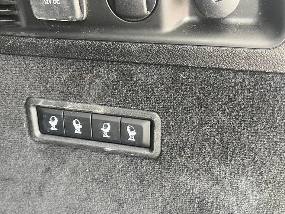 Used 2022 White Jeep Series II image 10