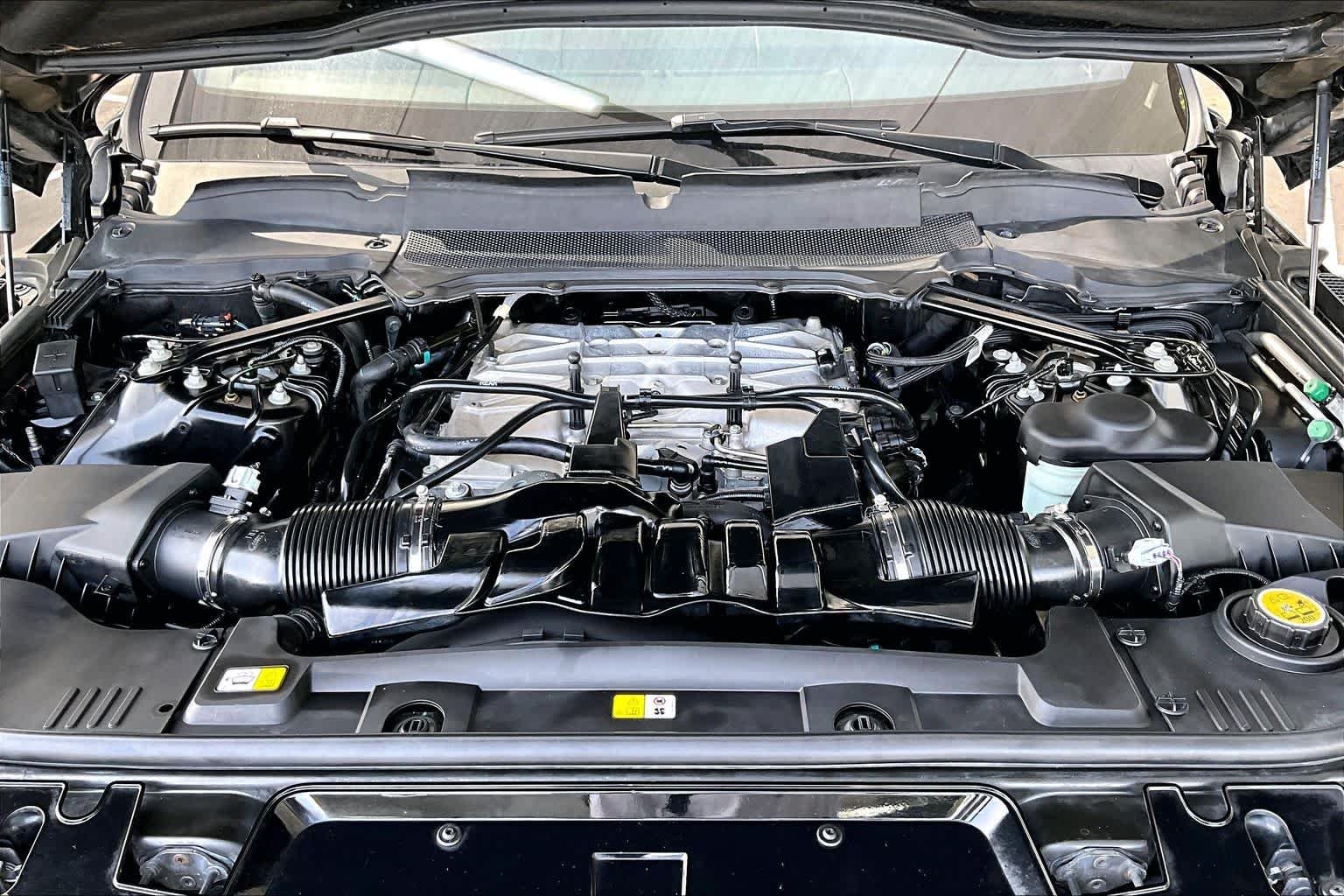 Used 2019 Borealis Black Metallic Land Rover Dynamic image 32